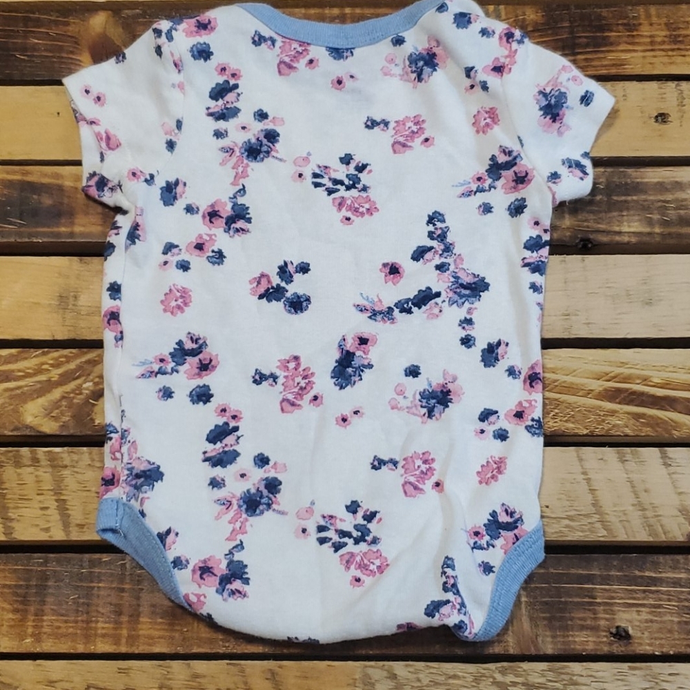 Bundle Of 3 Onesies Size 6-9 Months #A33 - Picture 3 of 8